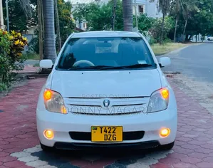 Toyota IST 2004 White