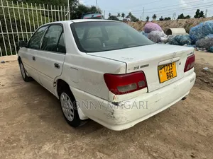 Toyota Carina 1.5 FWD Sedan 2000 White