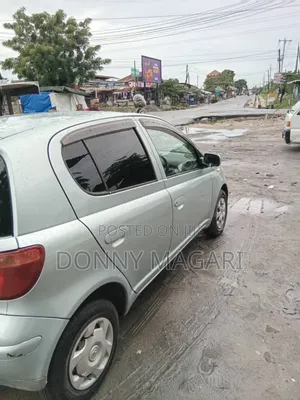 Toyota Vitz 1.3 AWD 5dr 2004 Silver