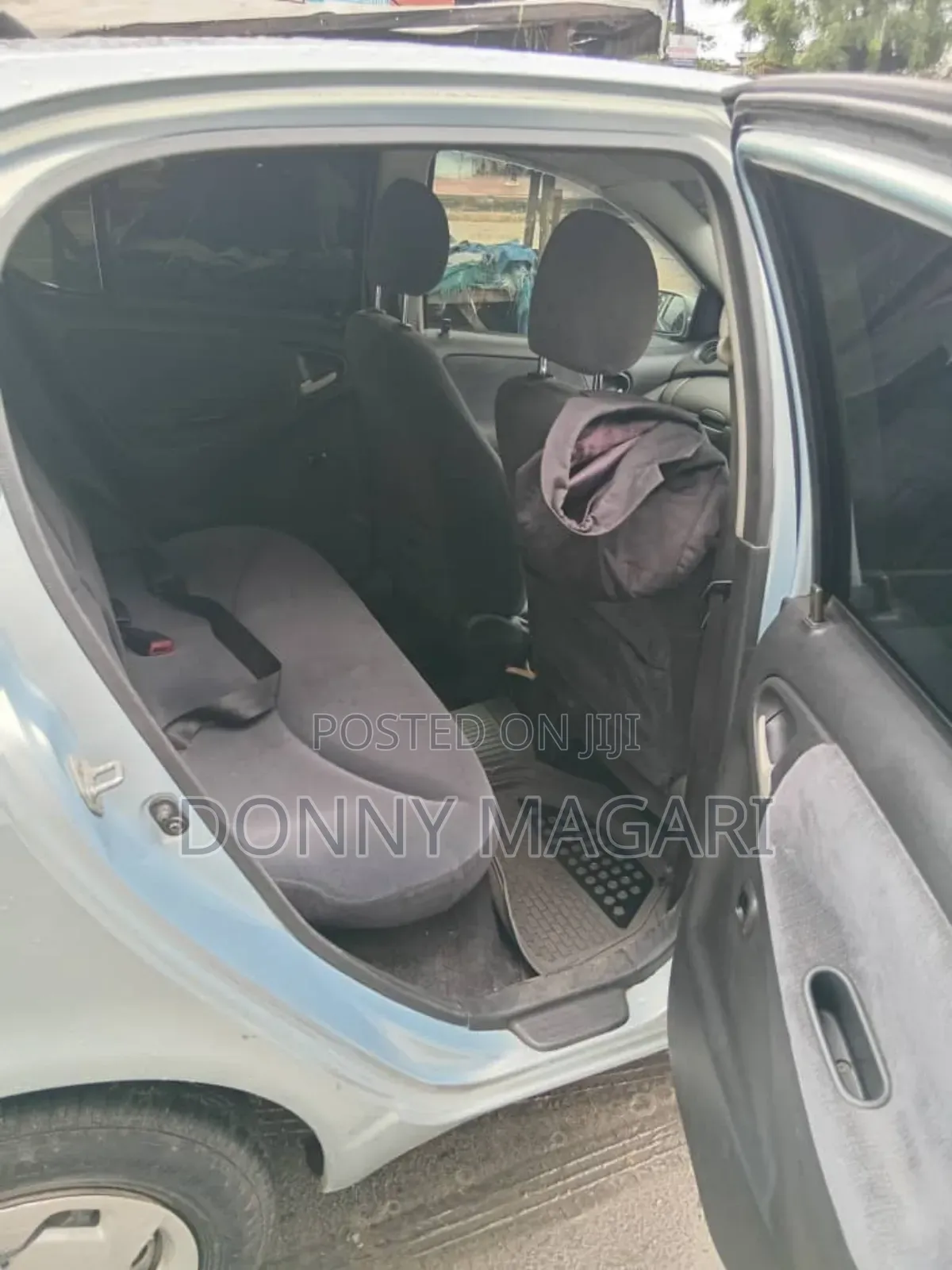 Toyota Vitz 1.3 AWD 5dr 2004 Silver