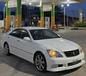 Toyota Crown 2006 White