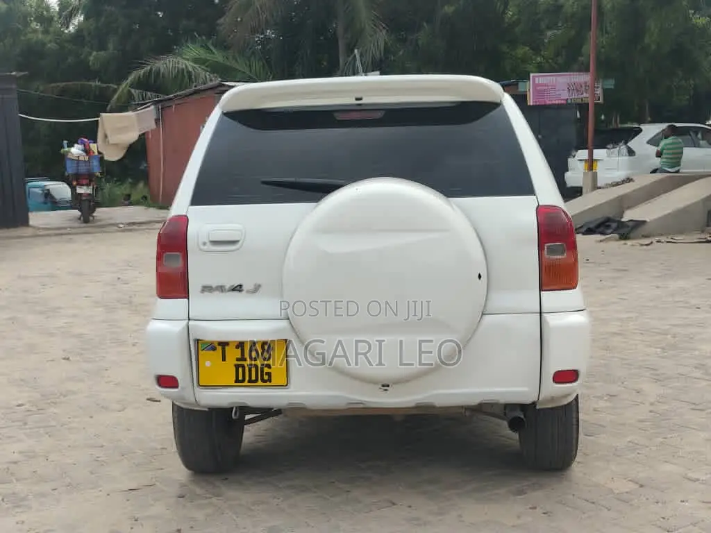 Toyota RAV4 2005 White