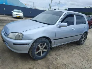 Toyota Starlet 2001 Silver