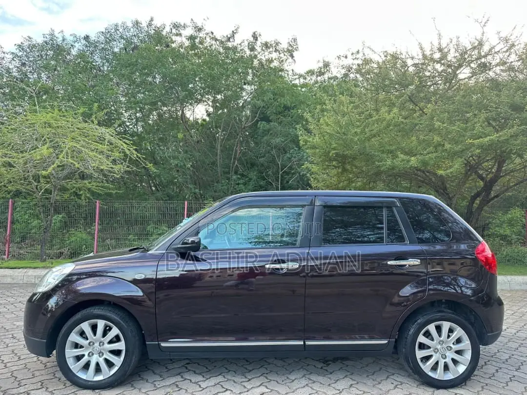 Mazda Verisa 2008 Burgundy