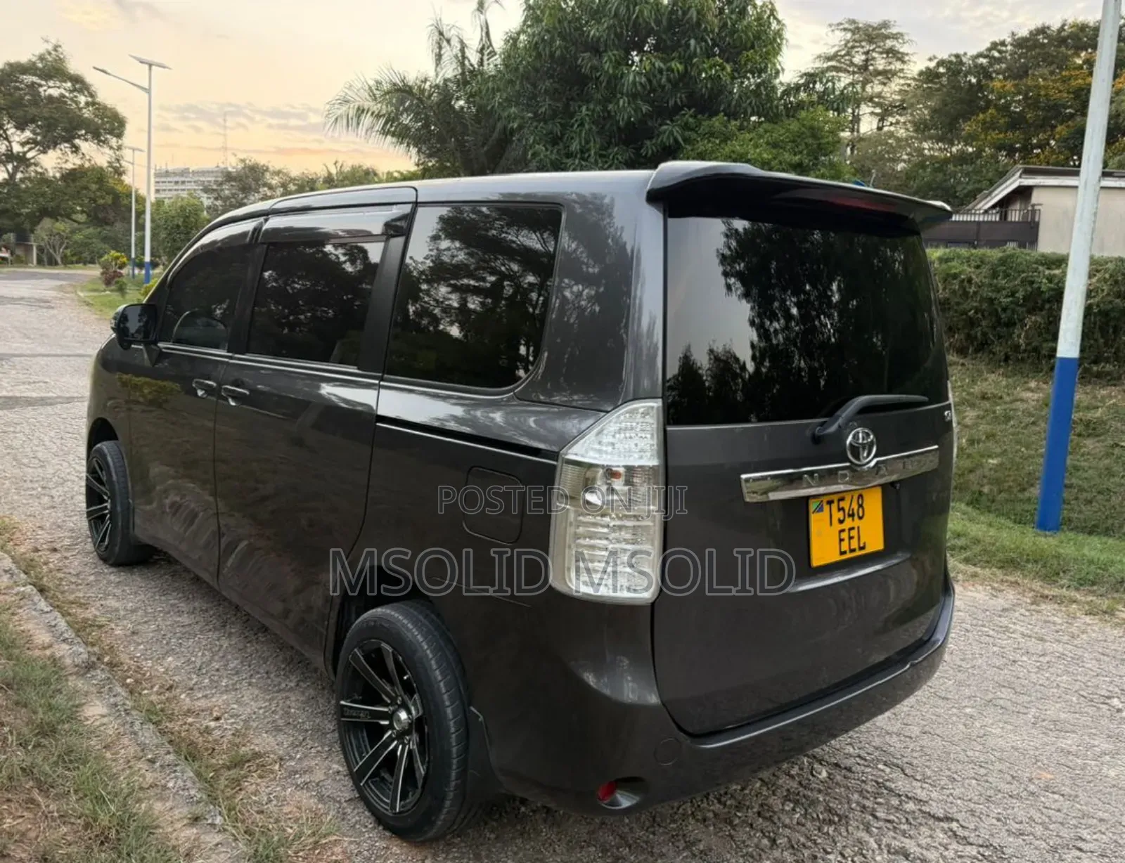 Toyota Noah 2009 Gray