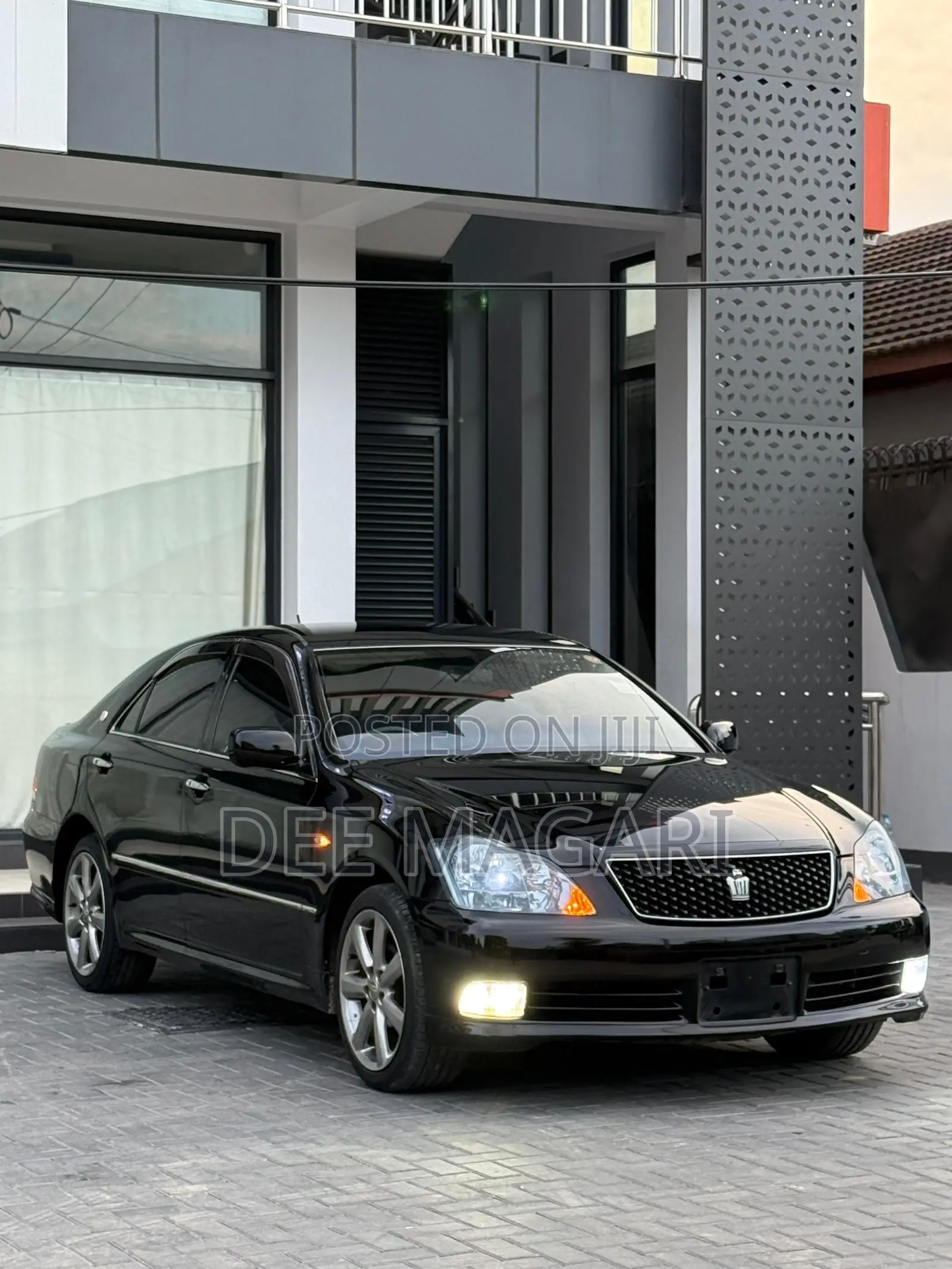 Toyota Crown Royale 2005 Black