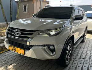 Toyota Fortuner 2017 White