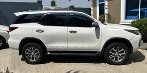 Toyota Fortuner 2017 White