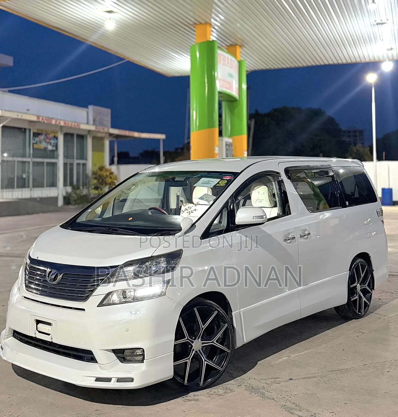 Toyota Vellfire 2009 White