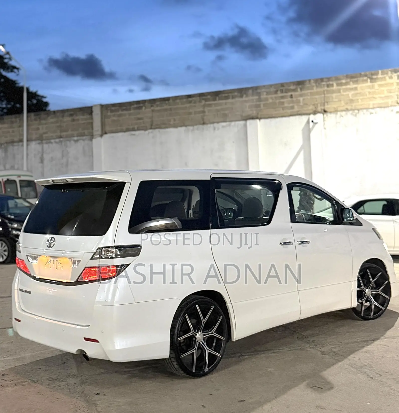 Toyota Vellfire 2009 White