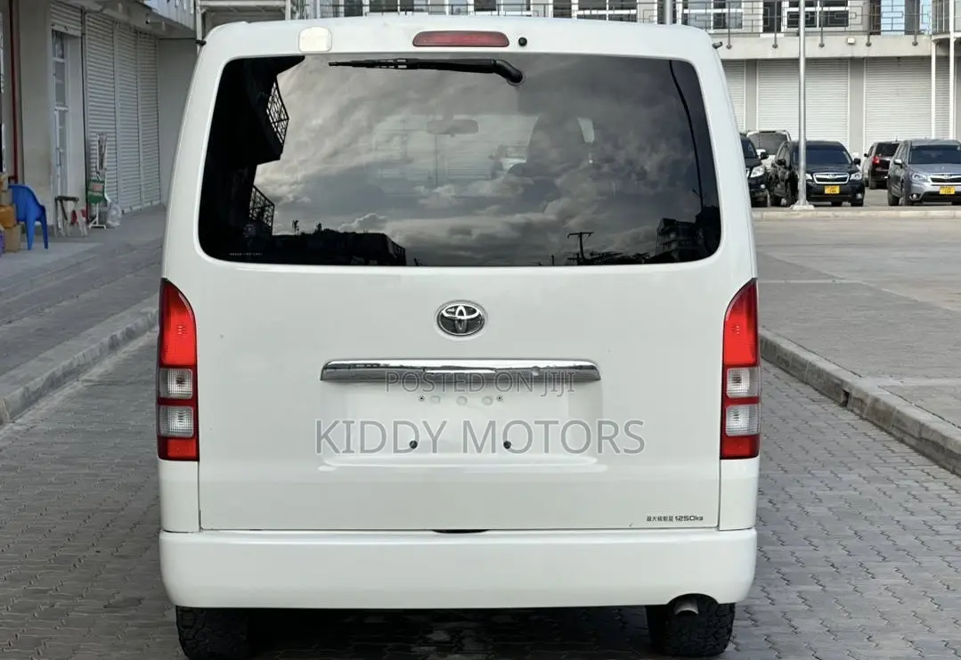 Toyota HiAce 2008 Pearl