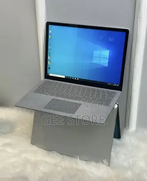 New Laptop Microsoft Surface Laptop 2 8GB Intel Core I7 HDD+SSD 256GB