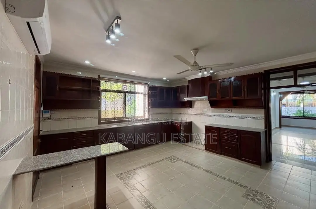 5bdrm House in Masaki for rent
