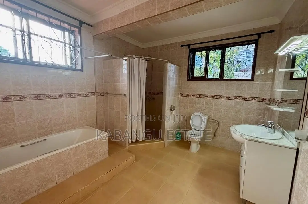 5bdrm House in Masaki for rent