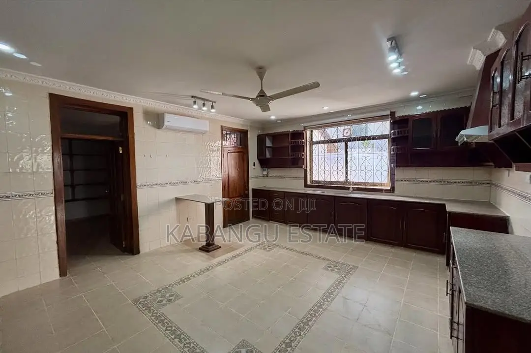5bdrm House in Masaki for rent