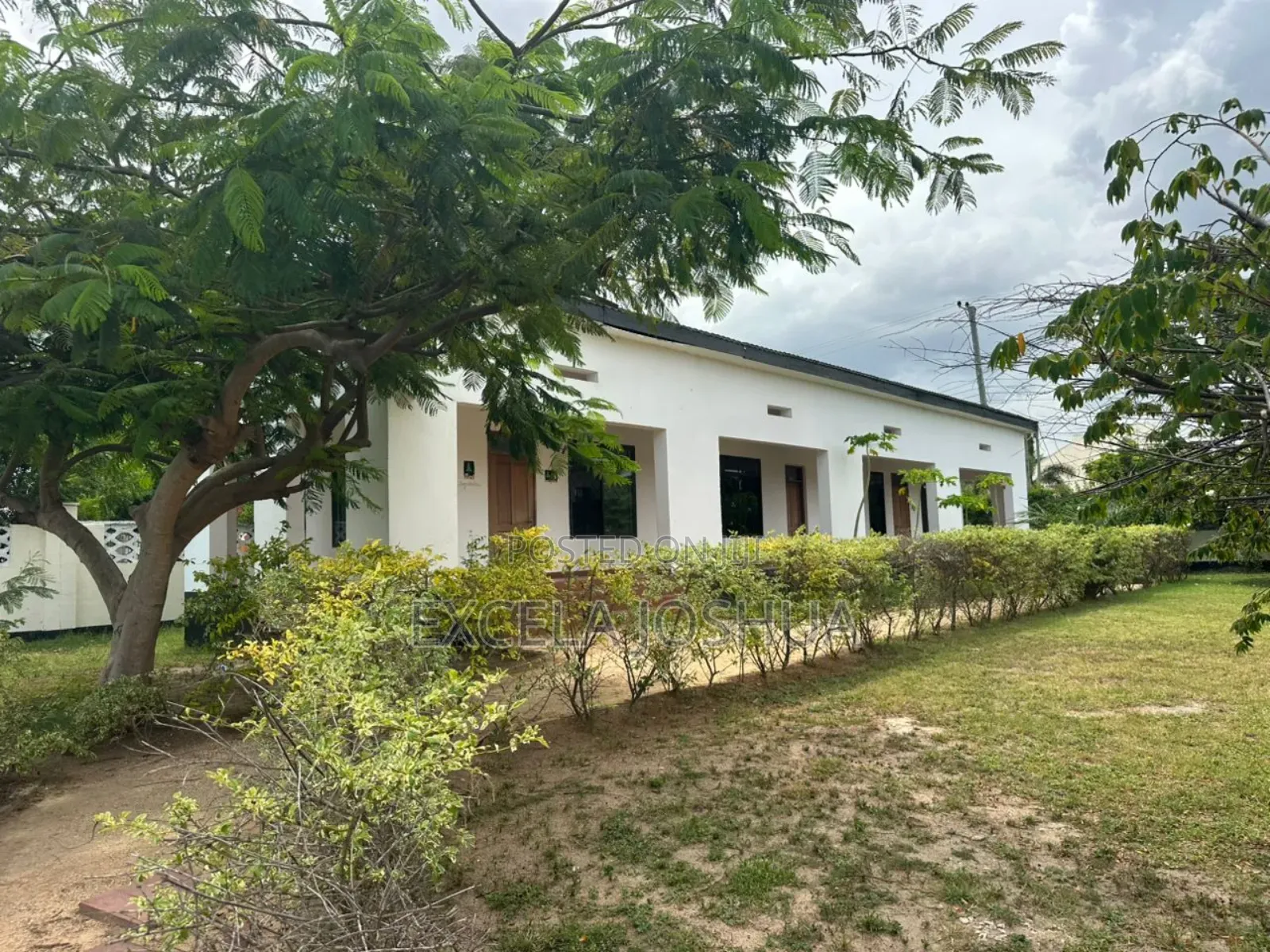 Shule Inauzwa Bahari Beach Dar-Es-Salaam