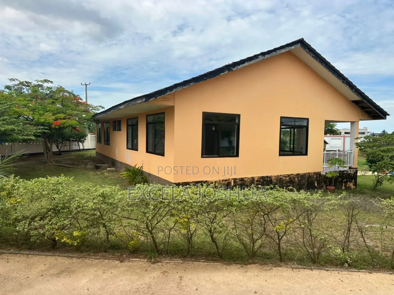 Shule Inauzwa Bahari Beach Dar-Es-Salaam