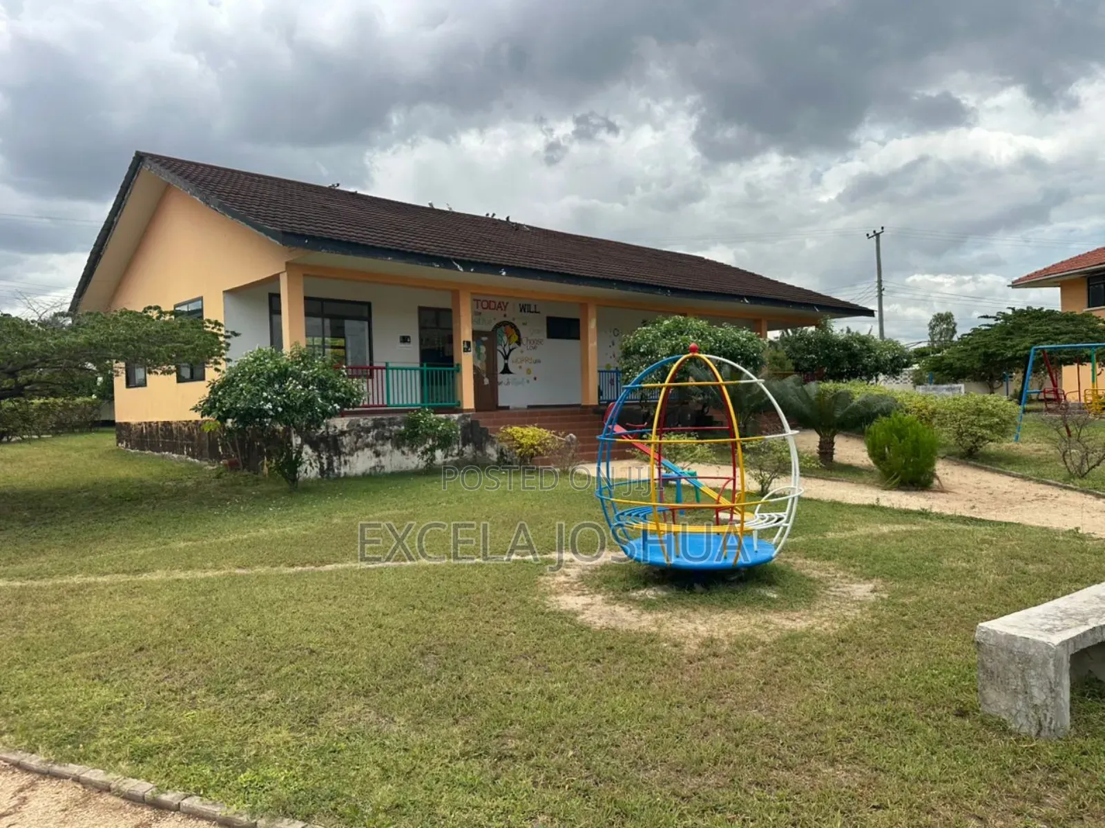 Shule Inauzwa Bahari Beach Dar-Es-Salaam