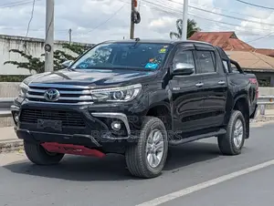 Toyota Hilux SR 4x4 2019 Black