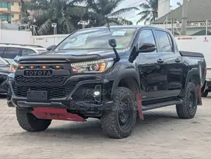 Toyota Hilux Rogue 4x4 2019 Black