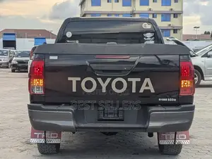Toyota Hilux Rogue 4x4 2019 Black