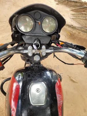Bajaj Boxer X125 2025 Black