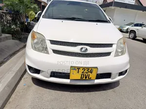 Toyota IST 2006 White