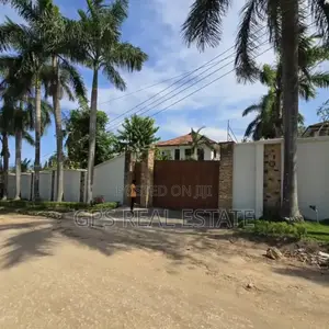 5bdrm Mansion in Salasala, Kinondoni for sale