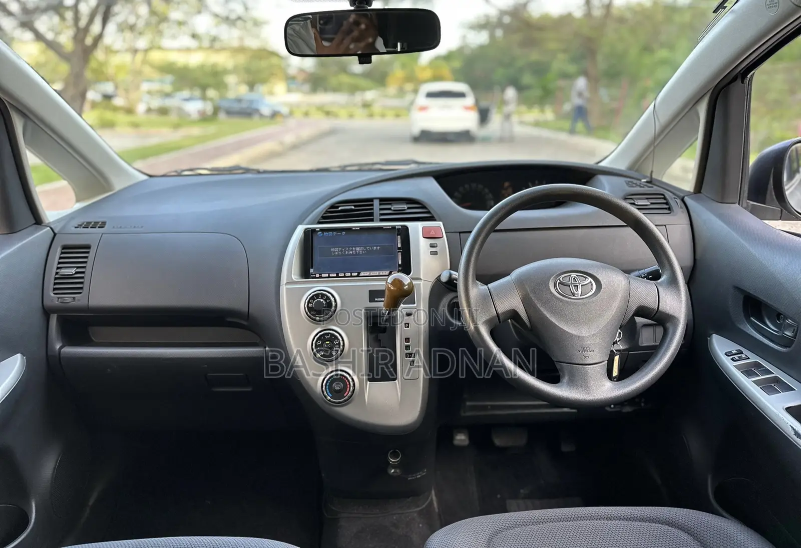 Toyota Ractis 1.3 FWD 2008 Silver