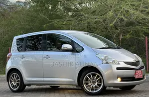 Toyota Ractis 1.3 FWD 2008 Silver