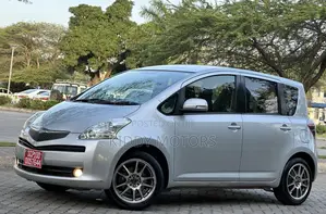 Toyota Ractis 2008 Silver
