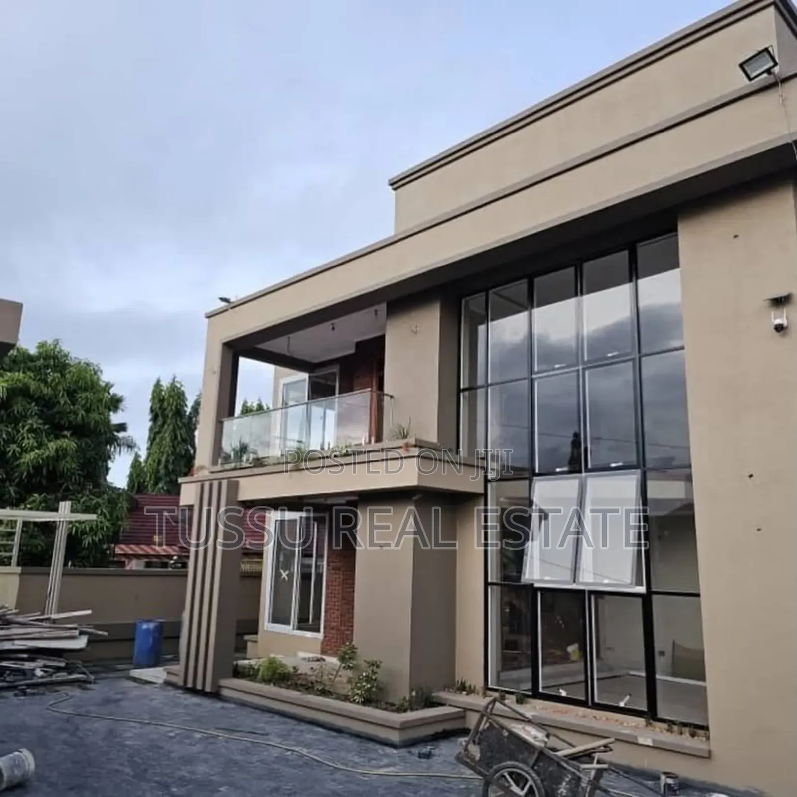 4bdrm House in Mbezibeach for sale