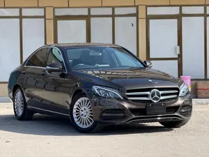 Mercedes-Benz C200 2015 Brown