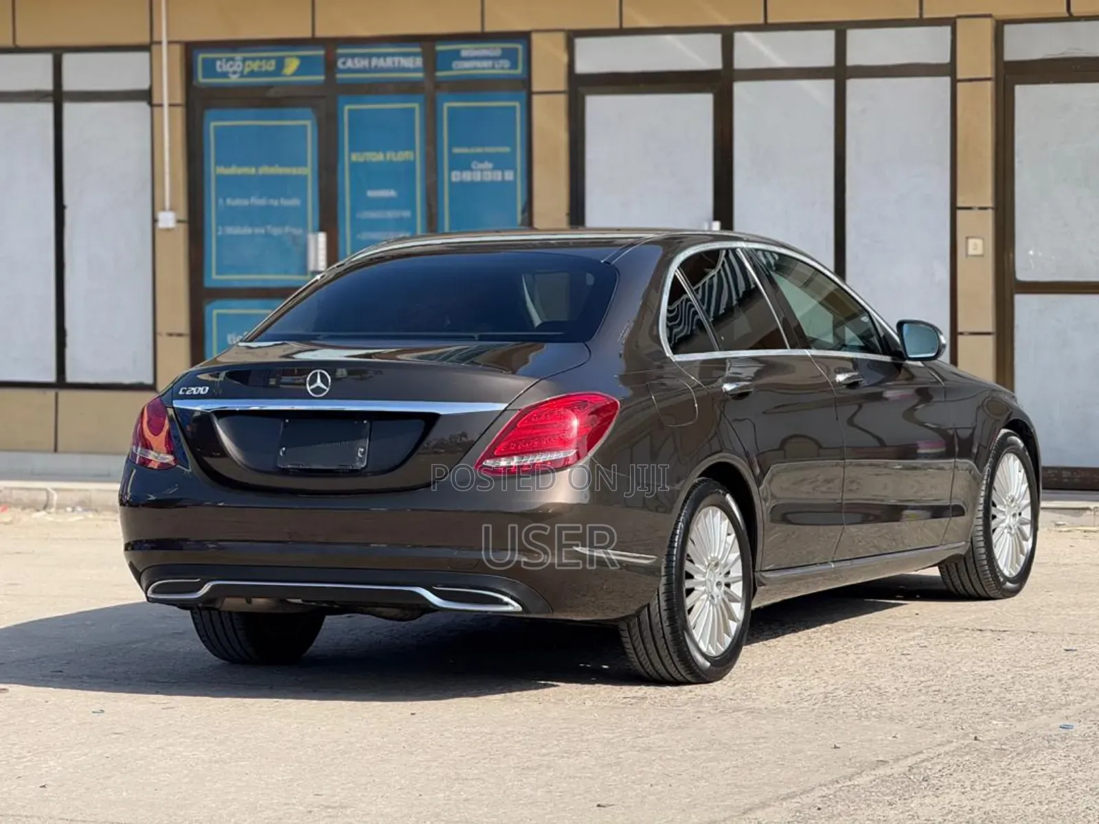 Mercedes-Benz C200 2015 Brown