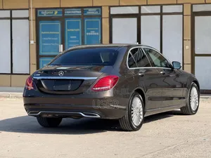Mercedes-Benz C200 2015 Brown