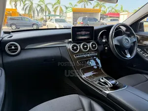 Mercedes-Benz C200 2015 Brown