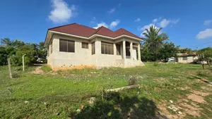 4bdrm House in Madale Mivumoni, Kunduchi for sale