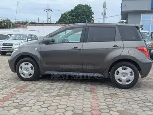 Toyota IST 2004 Gray