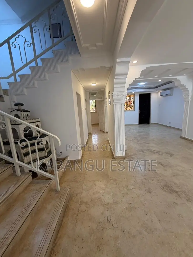 4bdrm Villa in Masaki for rent