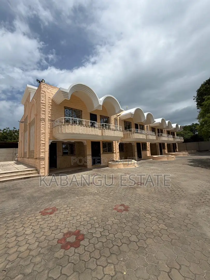 4bdrm Villa in Masaki for rent