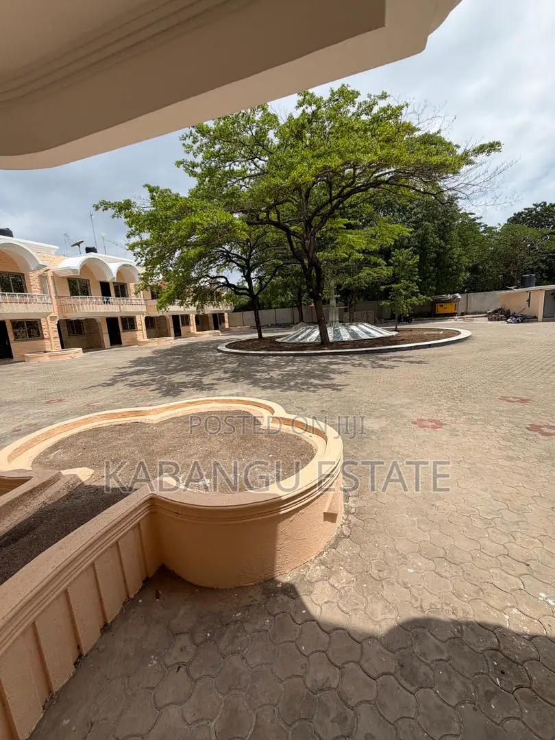 4bdrm Villa in Masaki for rent