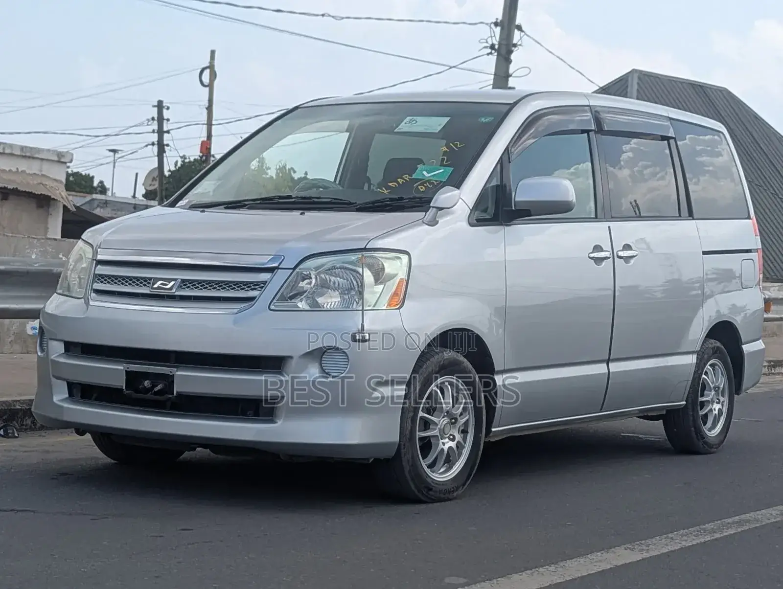 Toyota Noah 2.0 AWD (8 Seater) 2006 Silver
