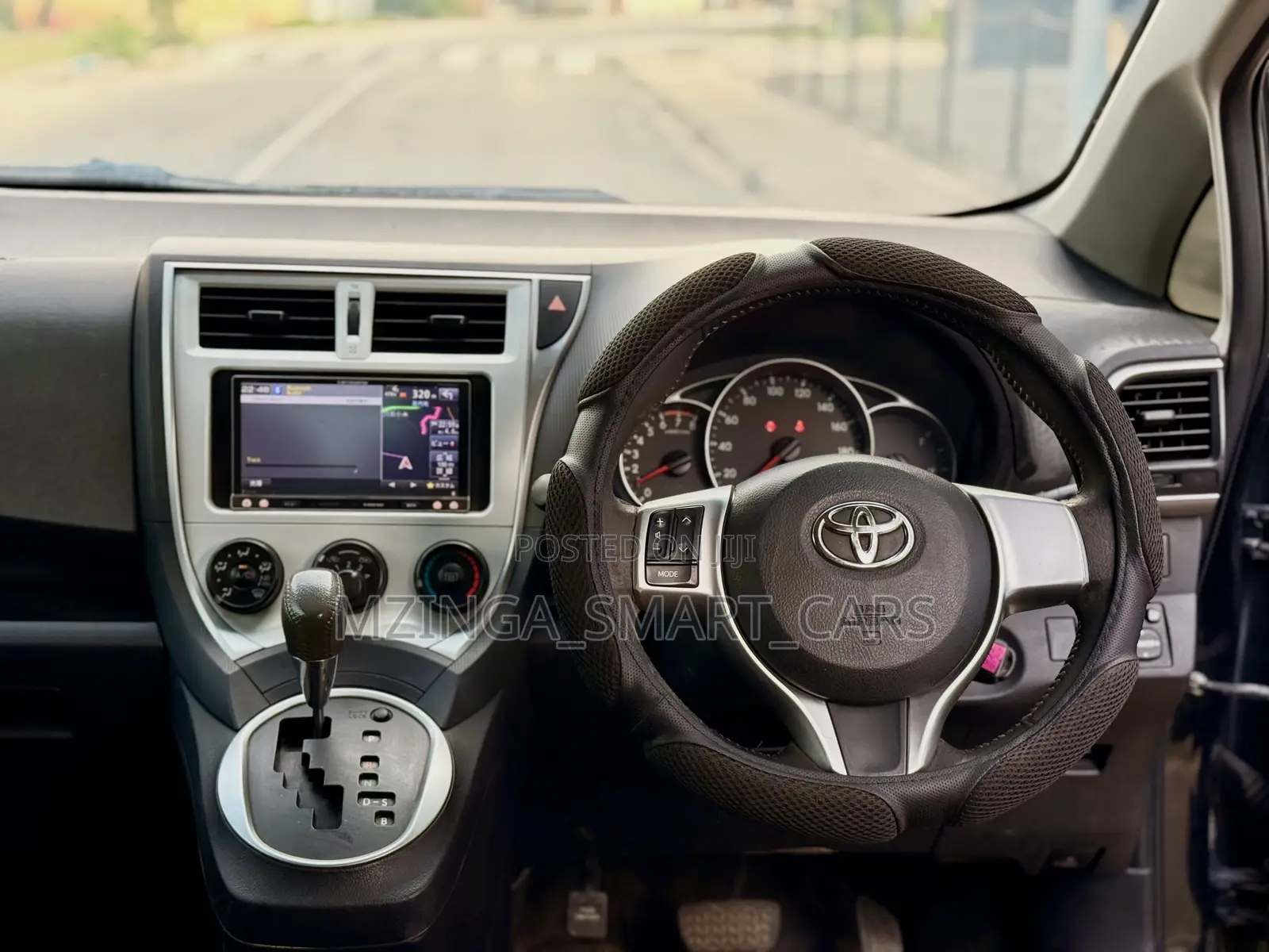 Toyota Ractis 2012 Black