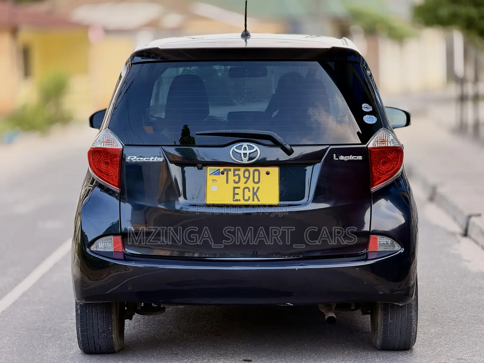 Toyota Ractis 2012 Black