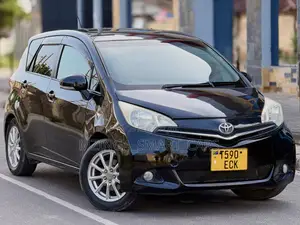 Toyota Ractis 2012 Black