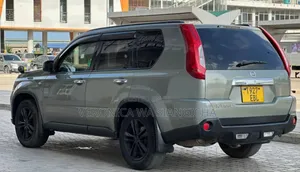 Nissan X-Trail 2010 Gray