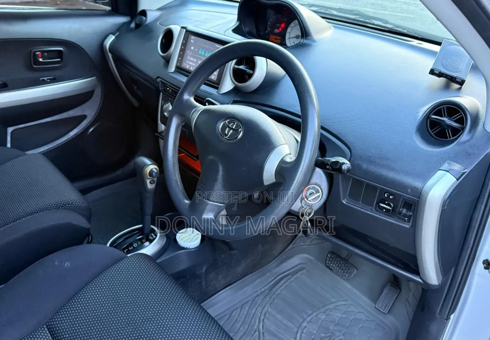 Toyota IST 2004 Silver