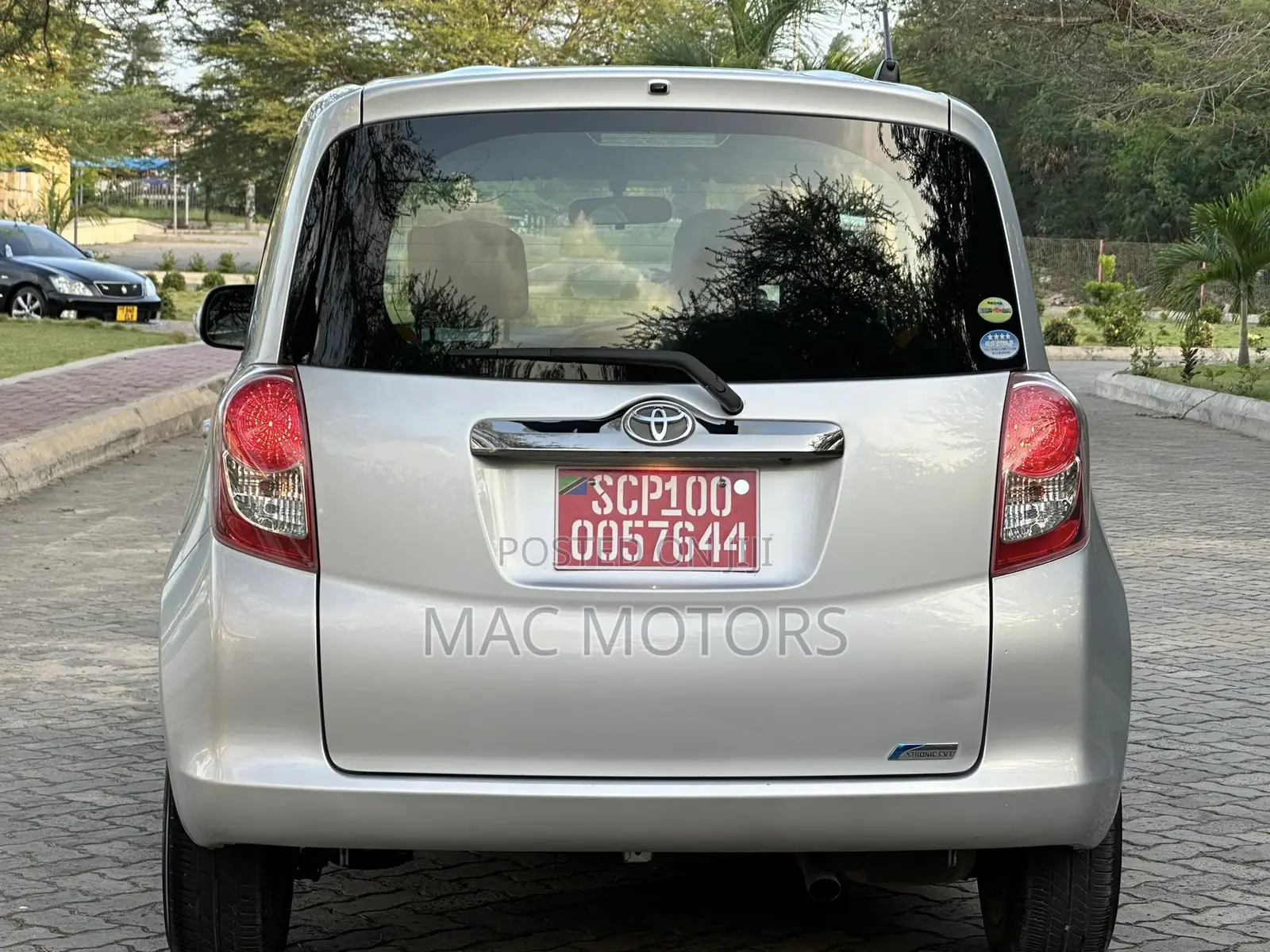Toyota Ractis 1.3 FWD 2008 Silver