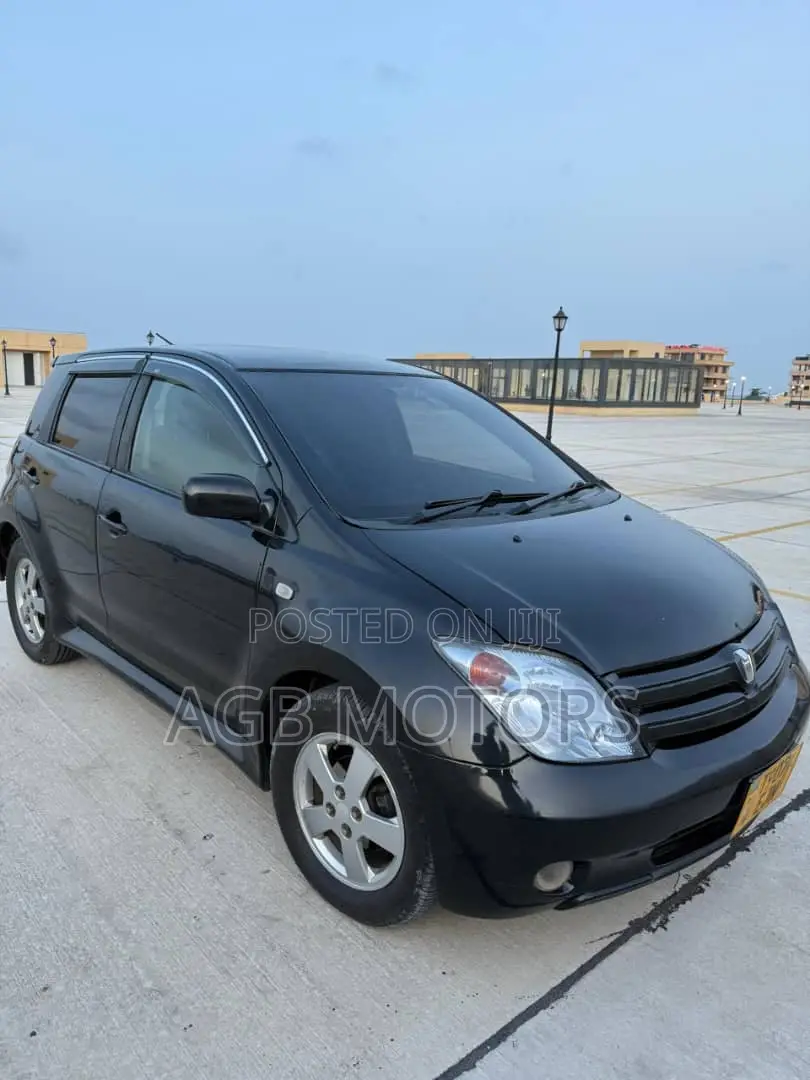 Toyota IST 2004 Black