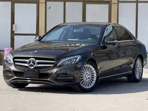 Mercedes-Benz C200 2015 Brown